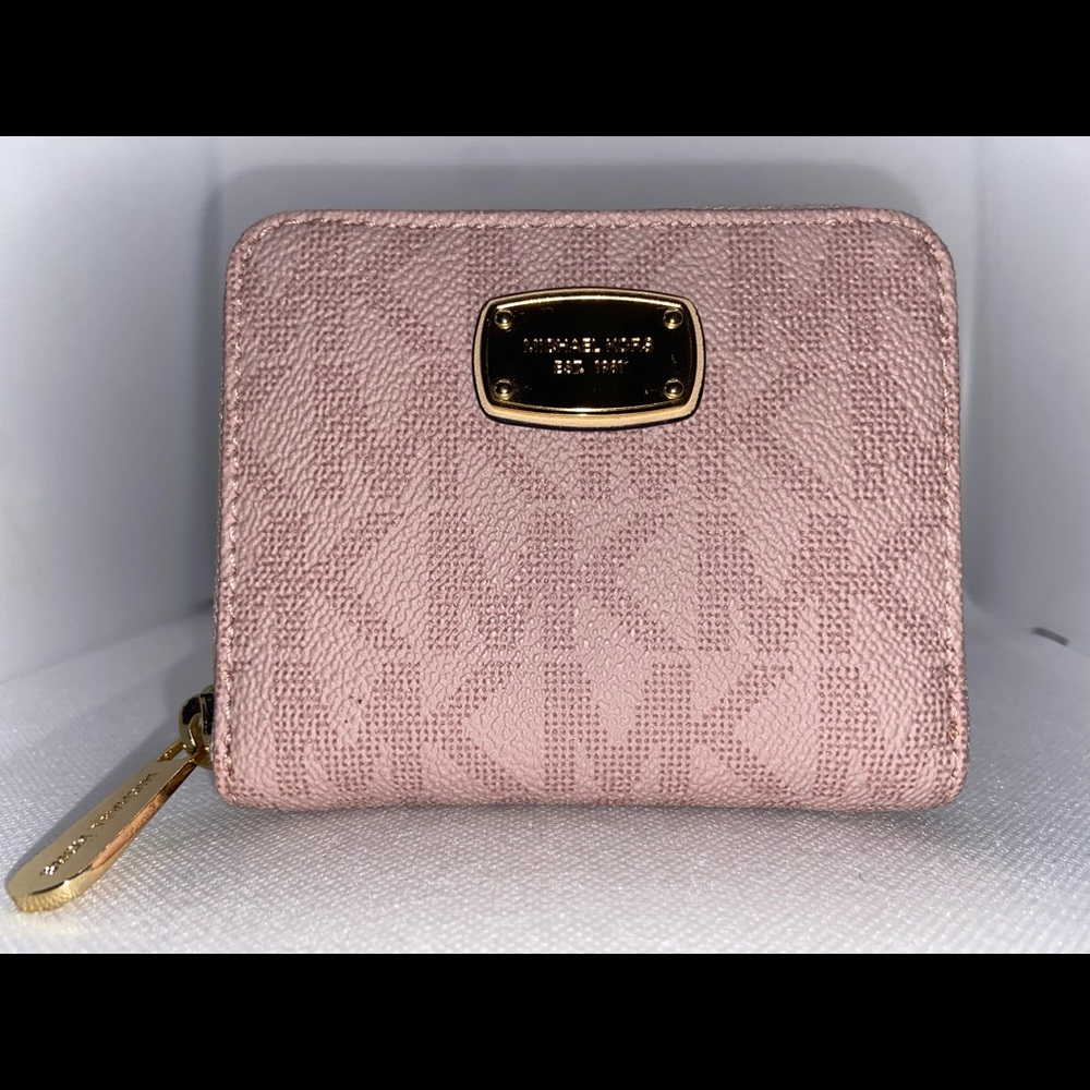 MICHAEL Michael Kors Jet Set Medium Travel Zip-Around
Wallet Pink